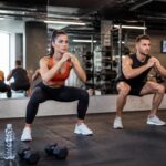découvrez combien de squats réaliser chaque jour pour observer des résultats visibles rapidement et efficacement, avec des conseils adaptés à tous les niveaux.